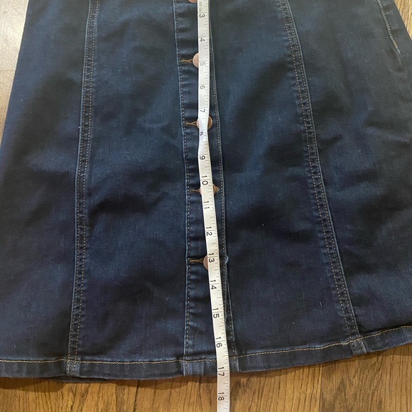 Button down Denim skirt - Picture 5 of 5